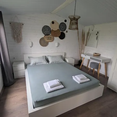 Holiday home къщички морски светулки Sinemoretz